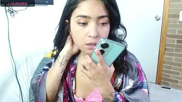 helenacyruss online show from November 17, 5:46 pm