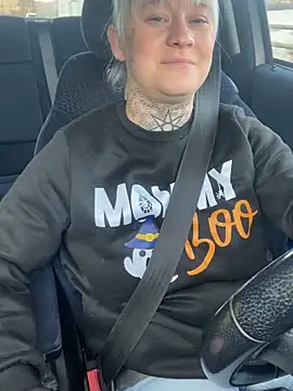 poussichienne online show from December 18, 12:10 pm