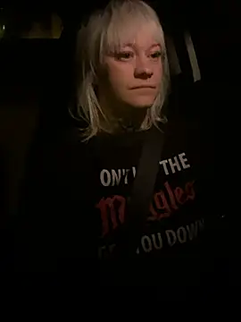 poussichienne online show from February 21, 4:13 am