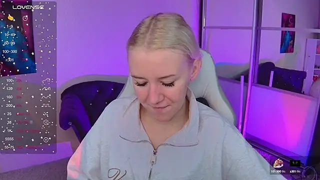 Snapshot of Selenatrend chatting on October 2, 7:13 am Selenatrend online show from October 2, 7:13 am