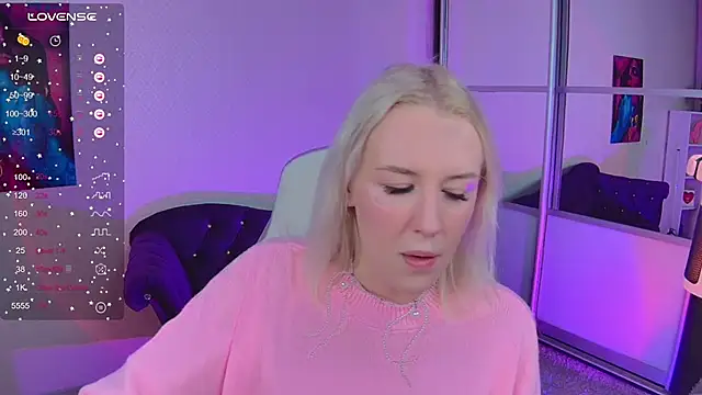 Snapshot of Selenatrend chatting on September 30, 6:19 am Selenatrend online show from September 30, 6:19 am