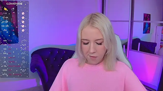 Snapshot of Selenatrend chatting on October 3, 9:14 am Selenatrend online show from October 3, 9:14 am