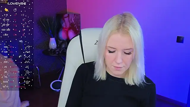 Snapshot of Selenatrend chatting on October 15, 6:38 am Selenatrend online show from October 15, 6:38 am