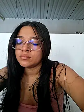 -VICKKY online show from March 12, 2:42 pm