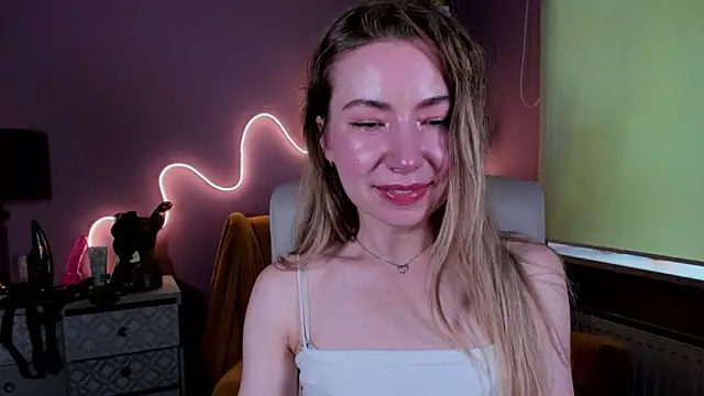 Snapshot of Mia_Tasty chatting on September 21, 1:32 pm Mia Tasty online show from September 21, 1:32 pm