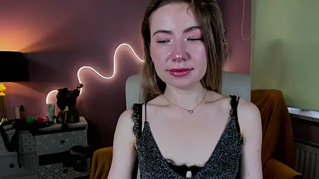 Snapshot of Mia_Tasty chatting on September 27, 7:04 am Mia Tasty online show from September 27, 7:04 am