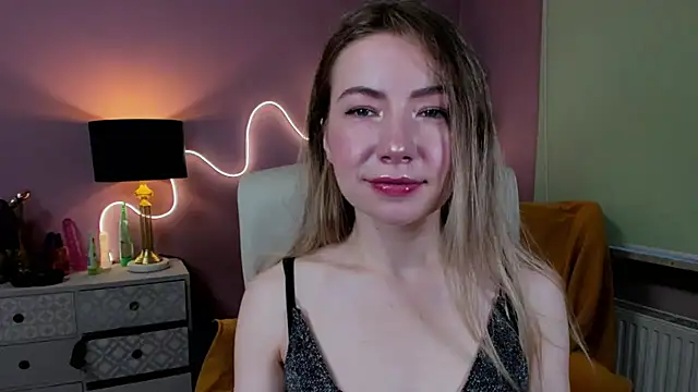 Snapshot of Mia_Tasty chatting on October 24, 6:42 am Mia Tasty online show from October 24, 6:42 am