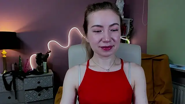 Snapshot of Mia_Tasty chatting on October 8, 6:51 am Mia Tasty online show from October 8, 6:51 am