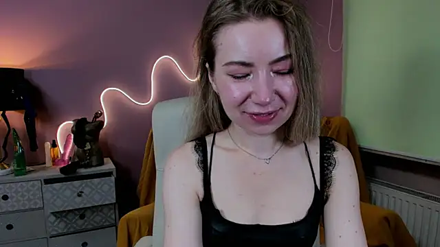 Snapshot of Mia_Tasty chatting on September 10, 6:35 am Mia Tasty online show from September 10, 6:35 am