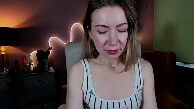 Snapshot of Mia_Tasty chatting on October 12, 1:24 pm Mia Tasty online show from October 12, 1:24 pm