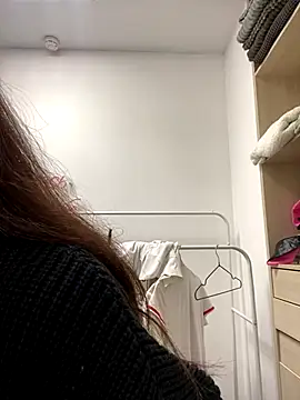 Snapshot of AnaWest chatting on October 3, 6:18 am AnaWest online show from October 3, 6:18 am