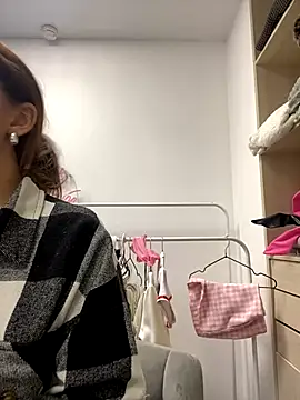 Snapshot of AnaWest chatting on September 26, 6:22 am AnaWest online show from September 26, 6:22 am