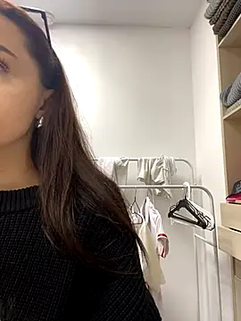 Snapshot of AnaWest chatting on October 6, 6:19 am AnaWest online show from October 6, 6:19 am