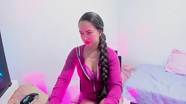 Love meeeeeee online show from October 21, 1:26 pm