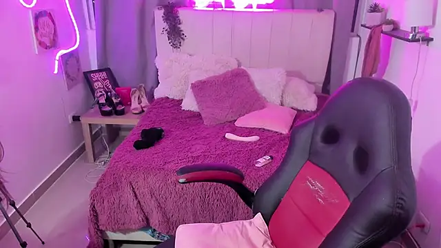 anyclark  online show from September 25, 3:38 am