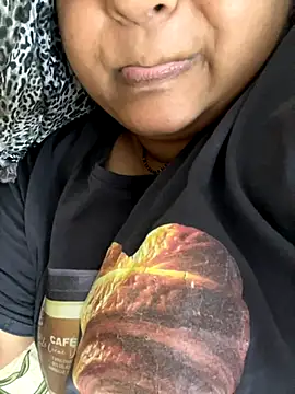 smile pretty online show from October 29, 5:59 pm