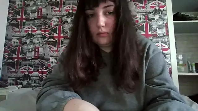 Lynylou online show from December 2, 12:07 pm