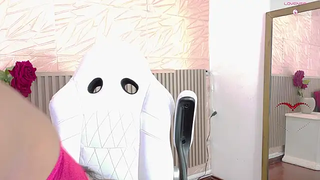 paula  cruzz online show from February 20, 9:15 pm