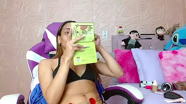 Snapshot of kendallsweet7 chatting on October 5, 8:03 pm kendallsweet7 online show from October 5, 8:03 pm