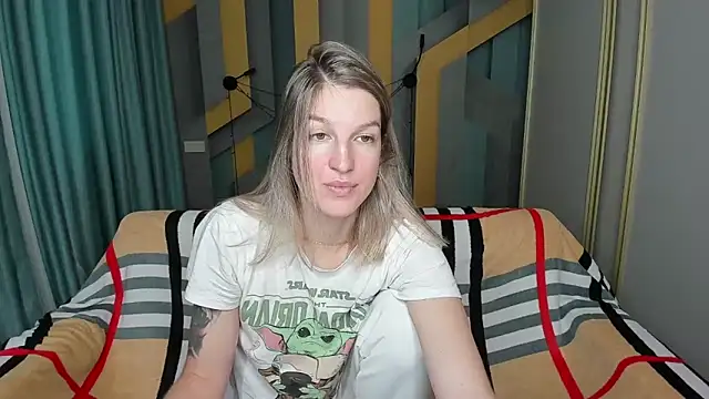 EmilyWalkeri online show from December 3, 8:17 am