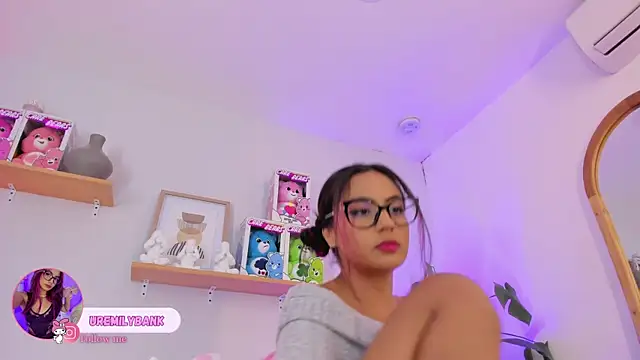 emily bank online show from September 19, 7:57 pm