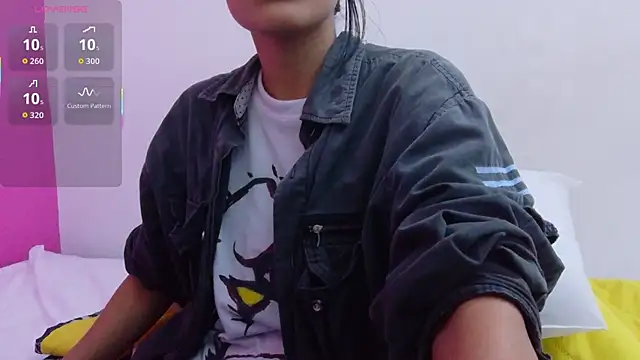 yourcuteneighbourr online show from October 17, 3:43 am