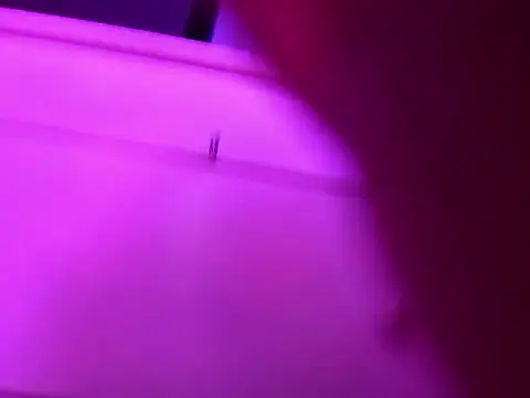 Snapshot of gurlnips chatting on October 23, 7:53 pm gurlnips online show from October 23, 7:53 pm