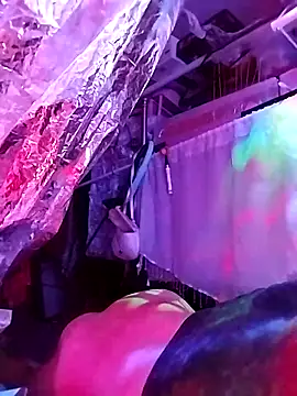 Snapshot of gurlnips chatting on October 10, 6:07 am gurlnips online show from October 10, 6:07 am