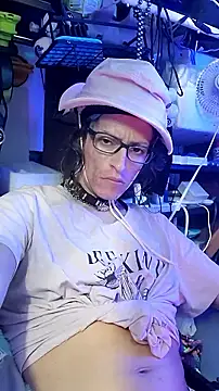 gurlnips online show from March 2, 7:09 am