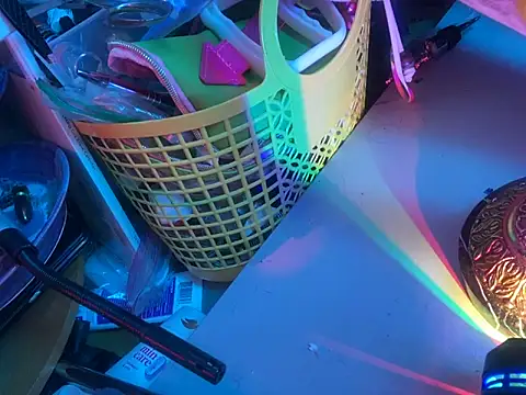 Snapshot of gurlnips chatting on September 30, 7:14 am gurlnips online show from September 30, 7:14 am