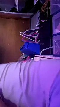 Snapshot of gurlnips chatting on October 18, 7:37 pm gurlnips online show from October 18, 7:37 pm