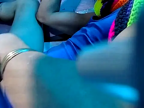 Snapshot of gurlnips chatting on October 31, 5:53 am gurlnips online show from October 31, 5:53 am