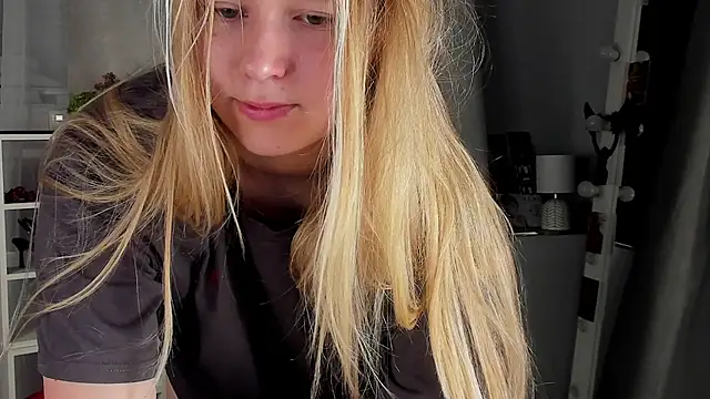 Snapshot of Rebecca_Kelly chatting on October 2, 2:05 am Rebecca Kelly online show from October 2, 2:05 am