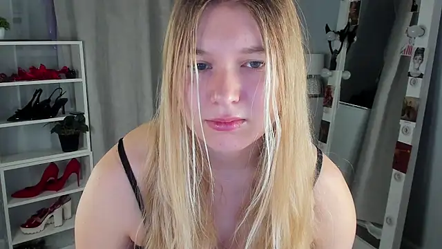 Snapshot of Rebecca_Kelly chatting on September 24, 1:59 am Rebecca Kelly online show from September 24, 1:59 am