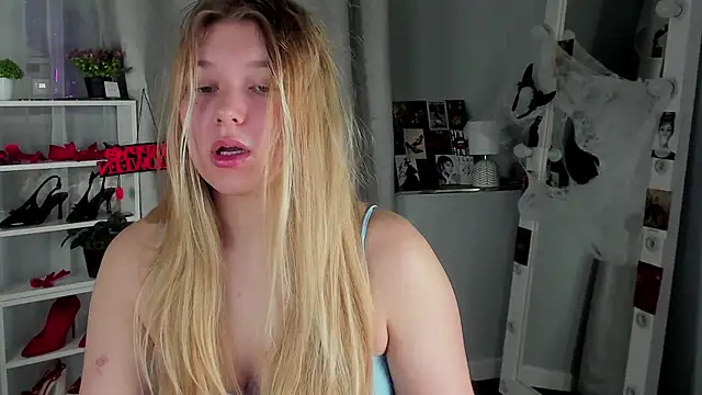 Snapshot of Rebecca_Kelly chatting on October 28, 2:39 am Rebecca Kelly online show from October 28, 2:39 am