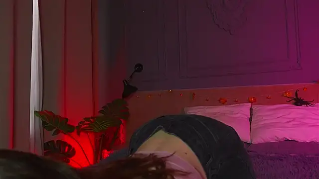 Liv Fay online show from October 15, 1:46 pm