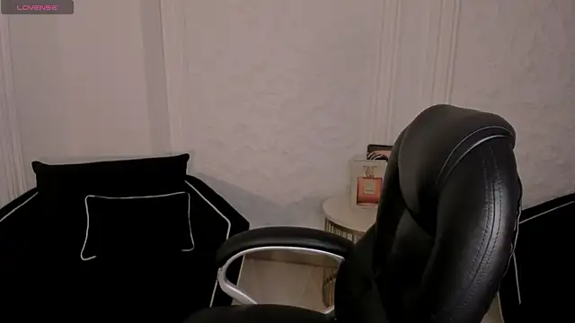 Snapshot of CelestePalmer_ chatting on October 13, 8:28 am CelestePalmer online show from October 13, 8:28 am