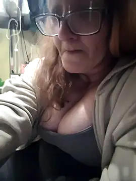 ILUV2TUCHMYKITTY online show from October 14, 2:08 pm