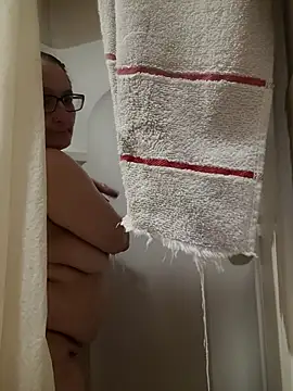 ILUV2TUCHMYKITTY online show from October 21, 7:40 pm