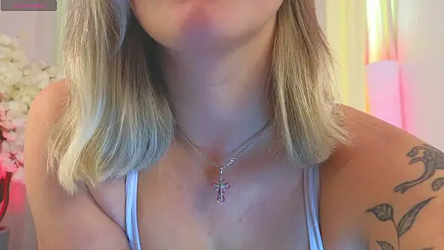 Snapshot of JessRosen chatting on September 29, 3:33 am JessRosen online show from September 29, 3:33 am