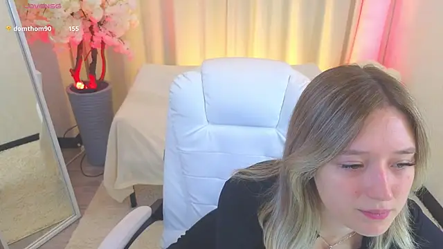 Snapshot of JessRosen chatting on October 18, 3:42 am JessRosen online show from October 18, 3:42 am