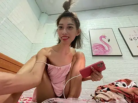 cave18hot online show from September 16, 4:04 pm