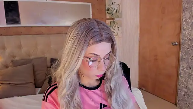 zoe alanaa online show from September 23, 7:23 pm