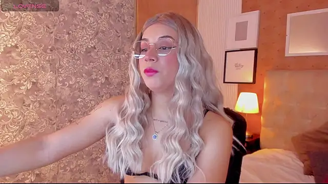 zoe alanaa online show from October 13, 6:54 pm