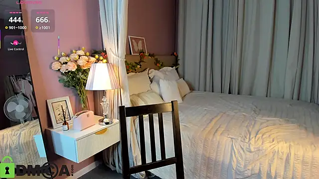 Dearly Emily online show from October 10, 5:18 pm