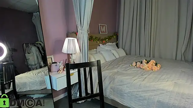 Dearly Emily online show from March 13, 5:25 pm