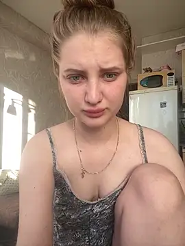 MollyDolle online show from May 28, 2:37 pm