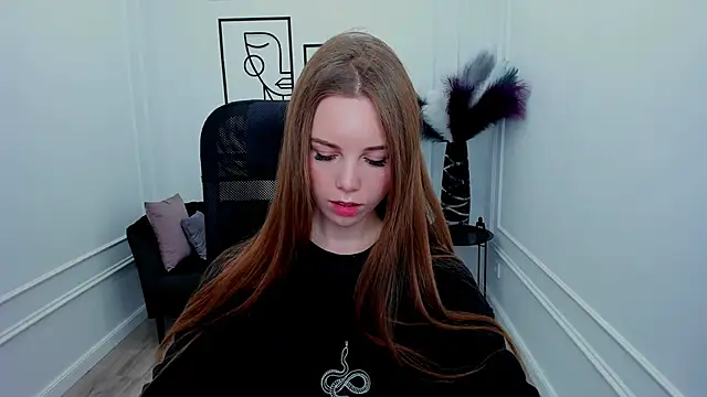 Snapshot of MileyWings chatting on October 1, 5:12 am MileyWings online show from October 1, 5:12 am