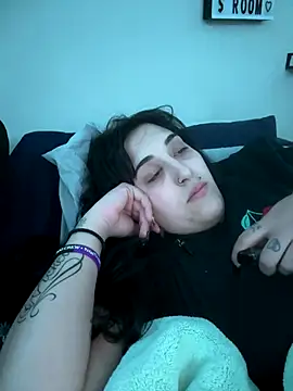 Snapshot of ThicBunz chatting on October 9, 1:54 am ThicBunz online show from October 9, 1:54 am