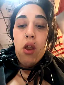 Snapshot of ThicBunz chatting on October 7, 1:43 am ThicBunz online show from October 7, 1:43 am